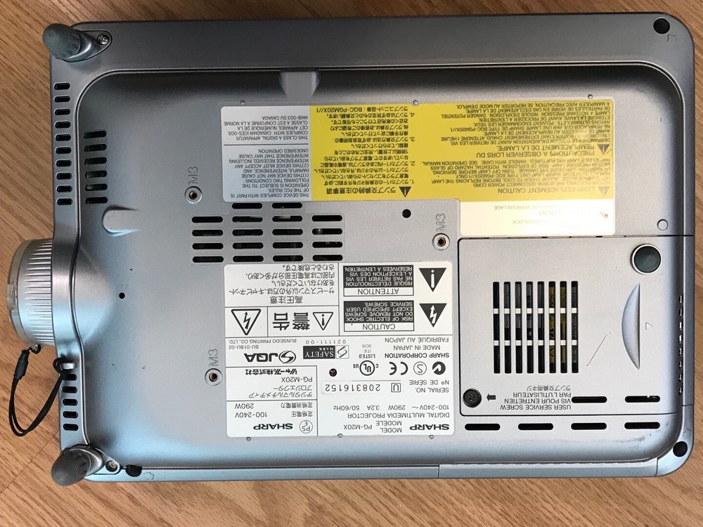 SHARP NOTEVISION M20X DIGITAL VIDEO PROJECTOR WITH REMOTE  Control