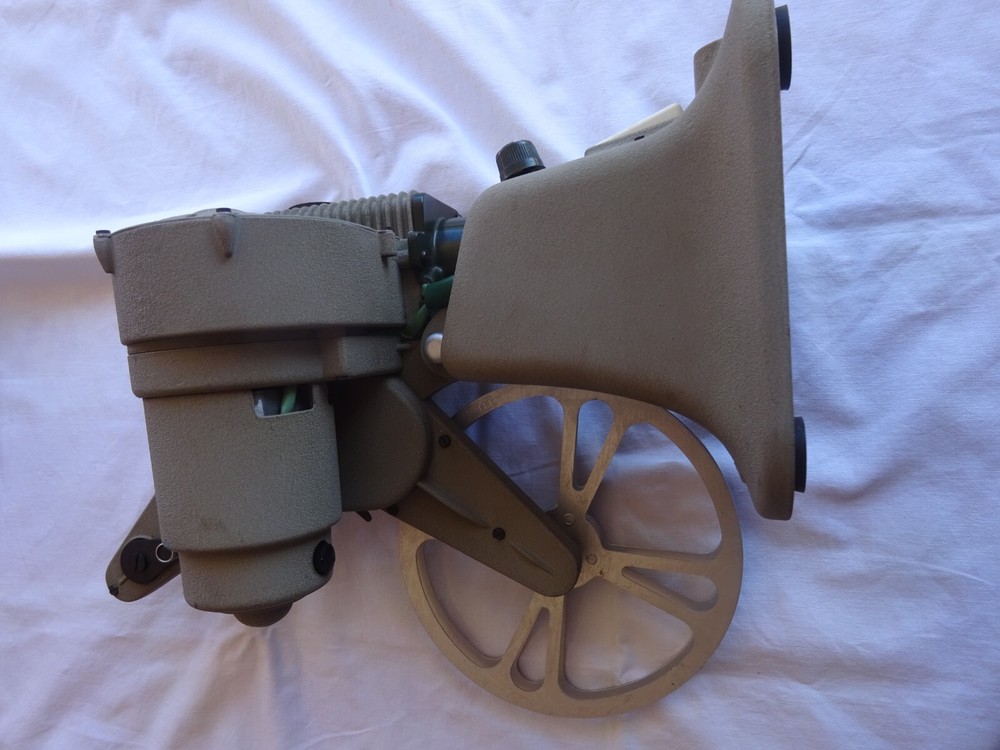 VINTAGE "ASTRO" PROJECTOR - 8mm - Untested -