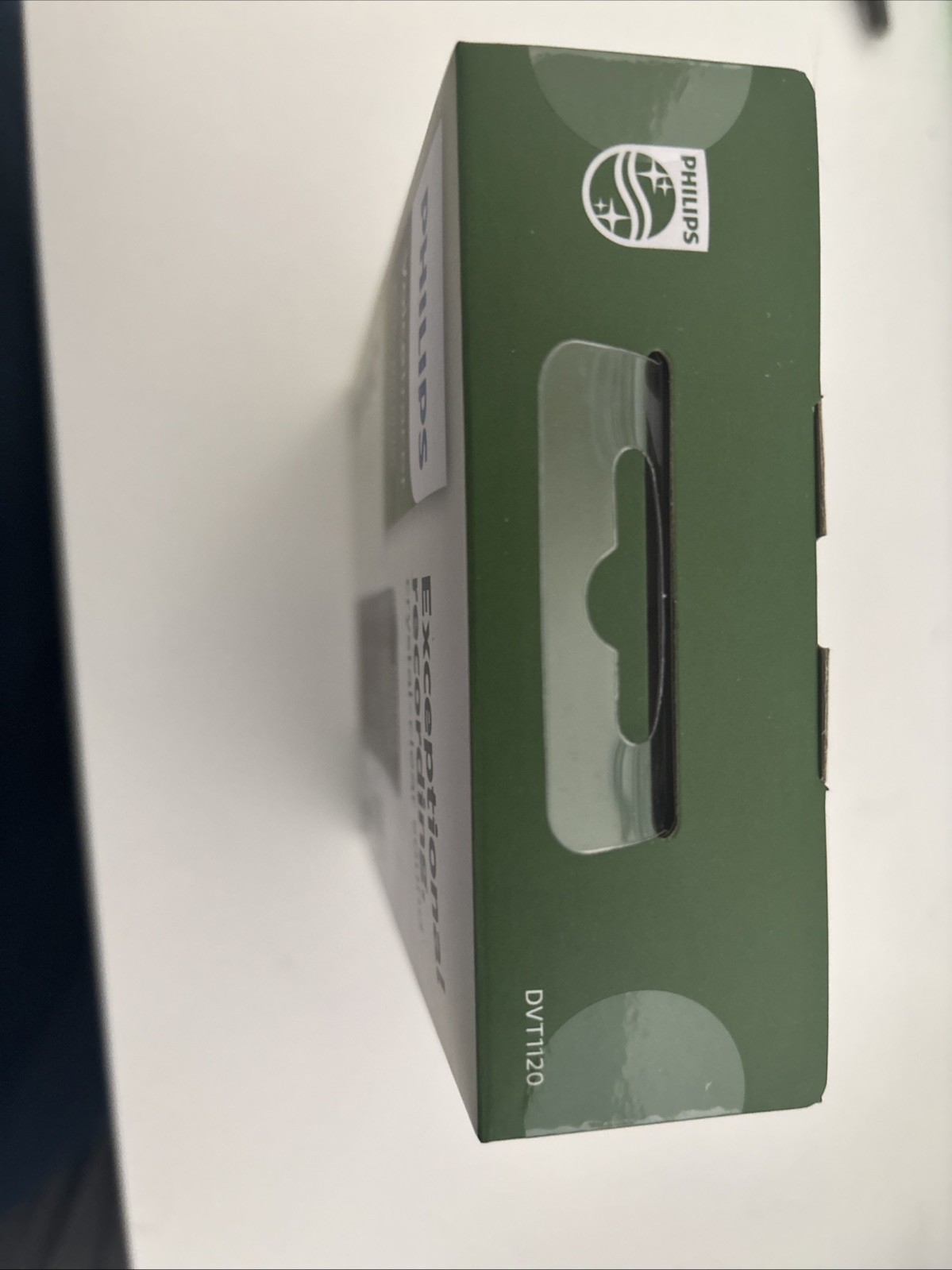 Philips VoiceTracer Audio Recorder Exceptional Recording 8GB Memory DVT1120