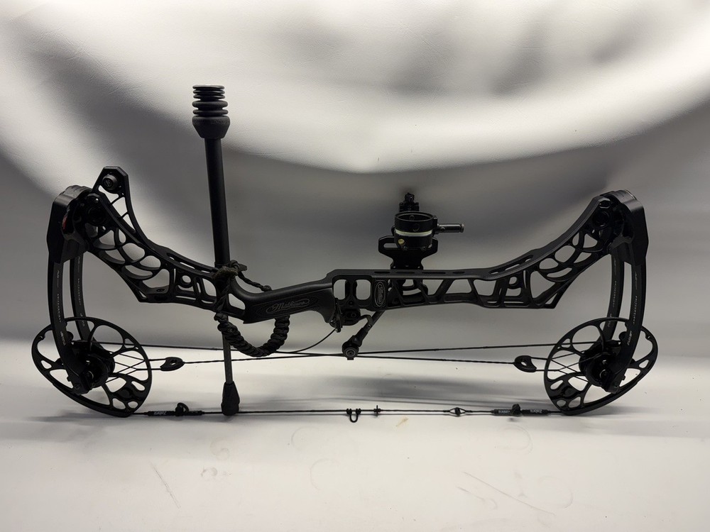 MATHEWS V3 COMPOUND BOW WITH HHA SIGHT
