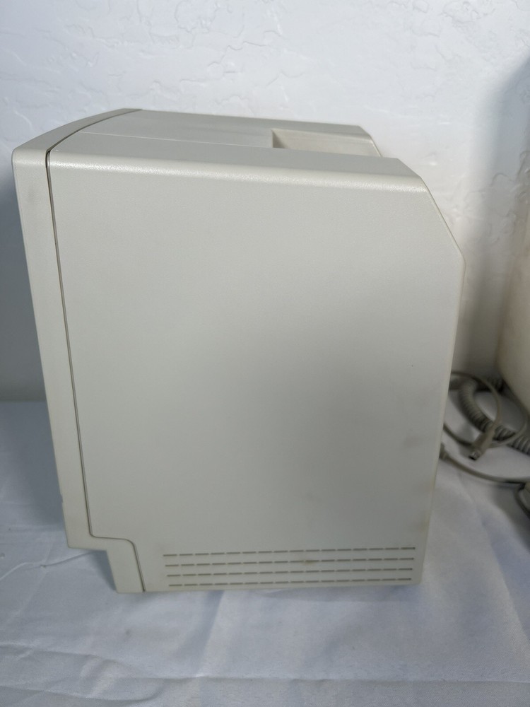 VTG Apple Macintosh Classic Computer Complete w/Box Paperwork Mouse More *READ