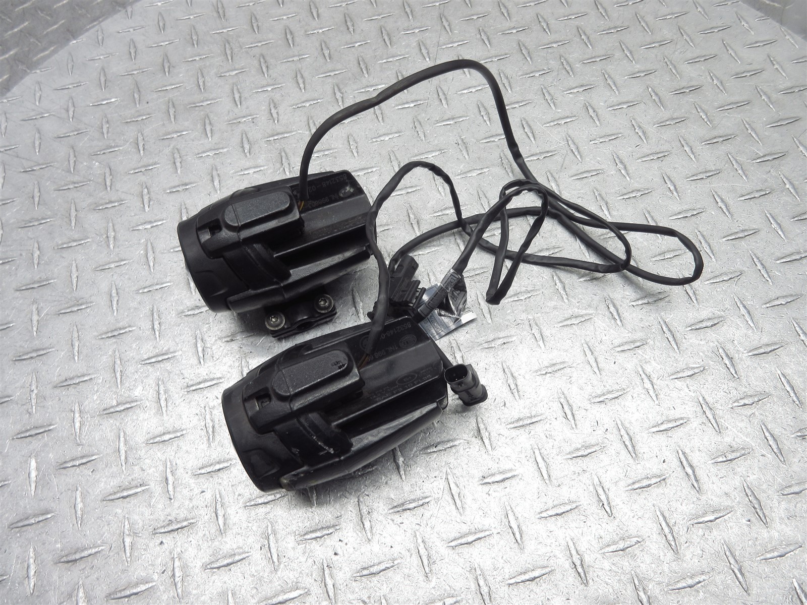 2014 10-16 BMW K1600 K1600GTL Front Fog Light Aux Auxiliary Accessory Lamp Pair
