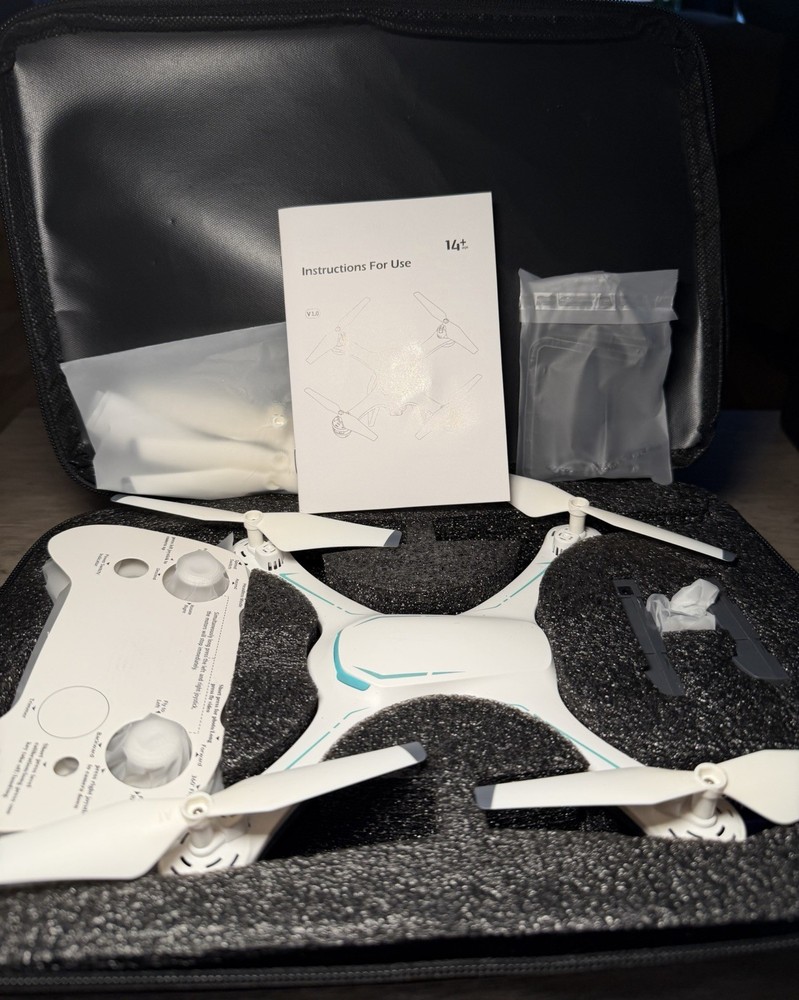 JY013 Foldable Drone quadcopter designed for beginners. Open Box. (2/22)