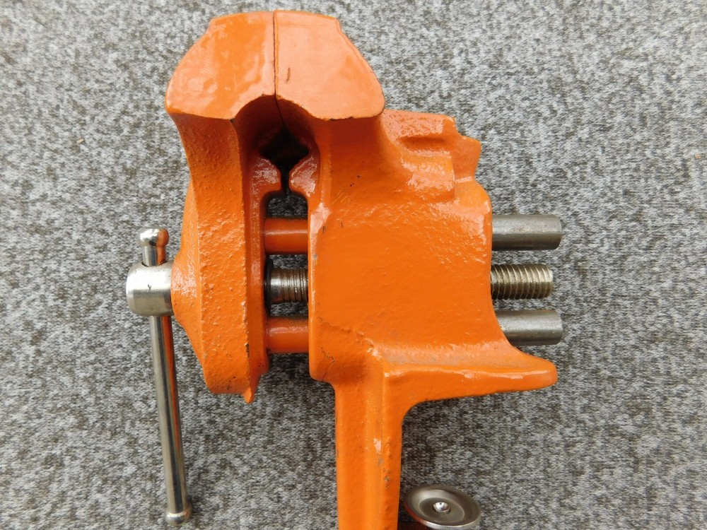 PONY 3" CLAMP ON BENCH VISE NEVER USED