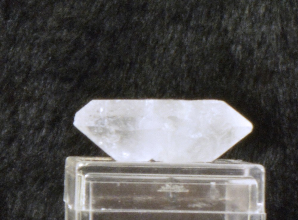 #2813 Quartz - China