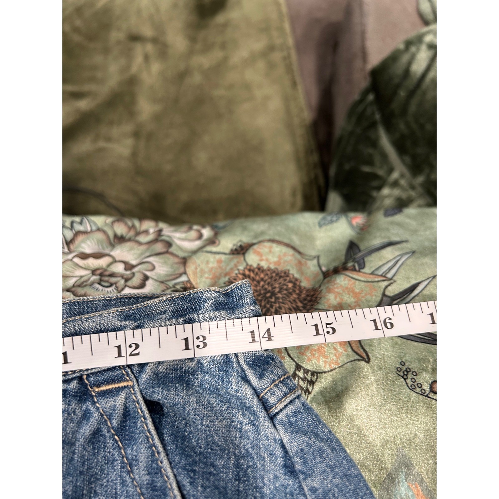 Gloria Vanderbilt Blue Denim Embroidered Floral Eyelet Midi Skirt Womens Size 6