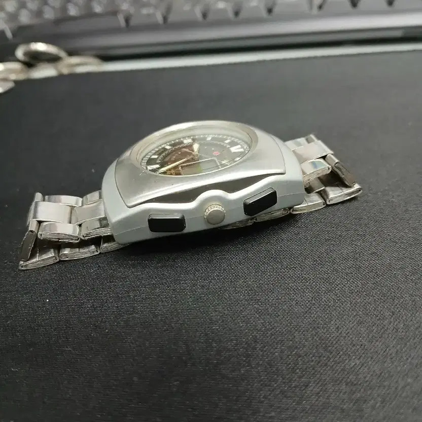 Logadis Outdoor Ultra Multi-Function Shield Plate, Cybermatic Design