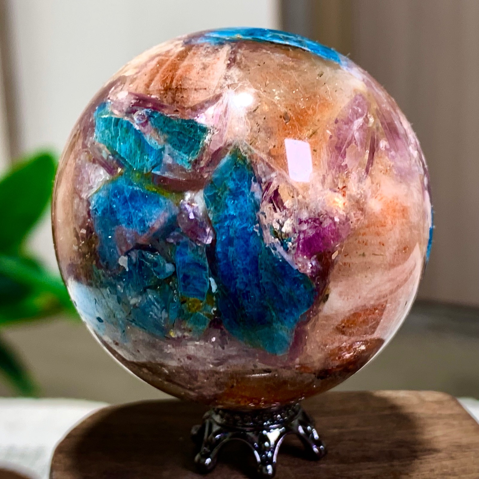 132G Natural Blue Aptite +Sun Stone purple lepidolite Sphere mineral sample