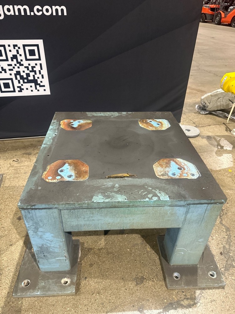 FANUC R2000IB ROBOT RISER 42 X 40 X 20 USED