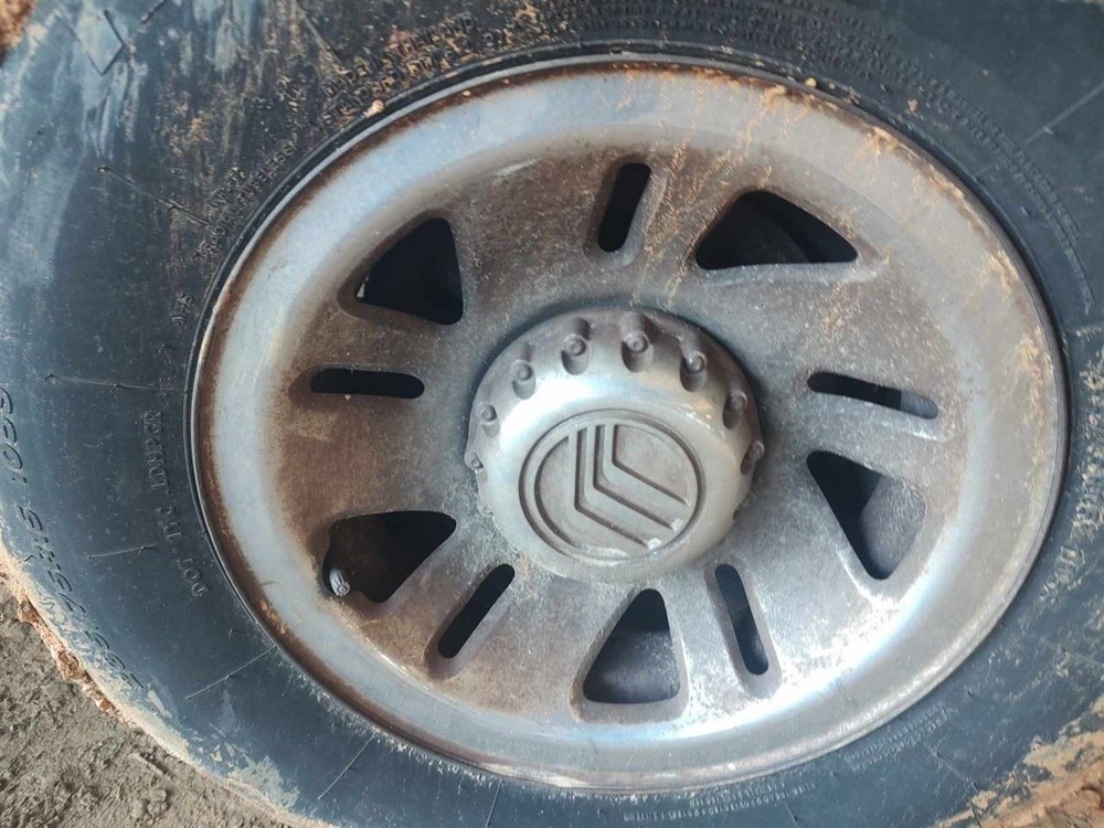 MOUNTNEER 2000 Glove Box 18925