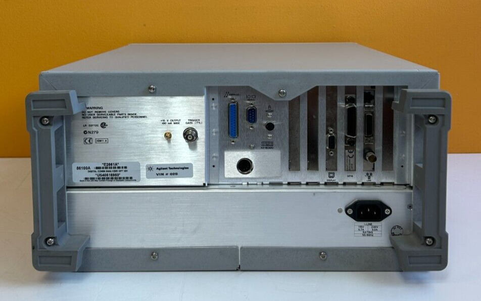 Agilent / HP 86100A-001, 300 Mhz CPU, Digital Communications Analyzer. Tested!