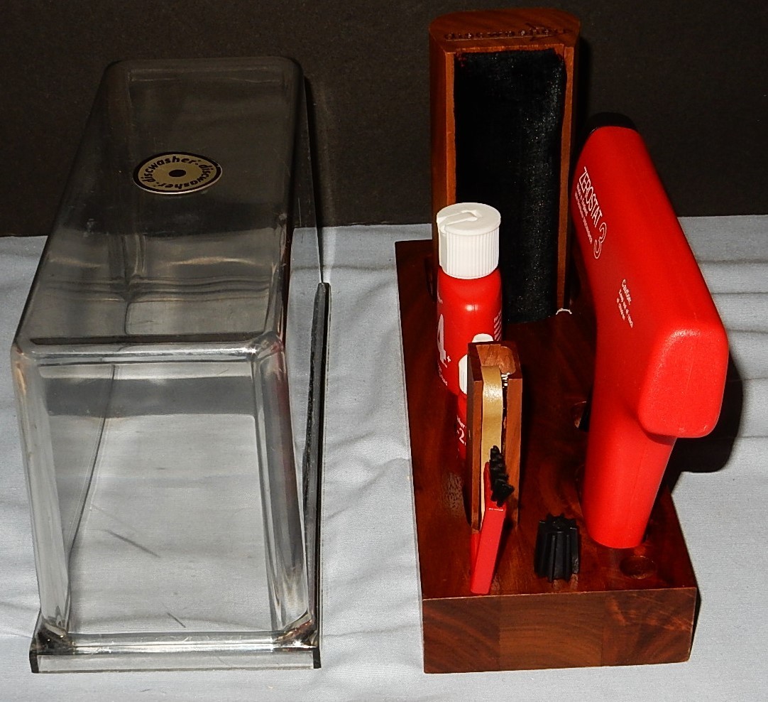 Discwasher Zerostat 3 - Disckit D4 SC-2 Record Cleaning Kit with Cover & Manual