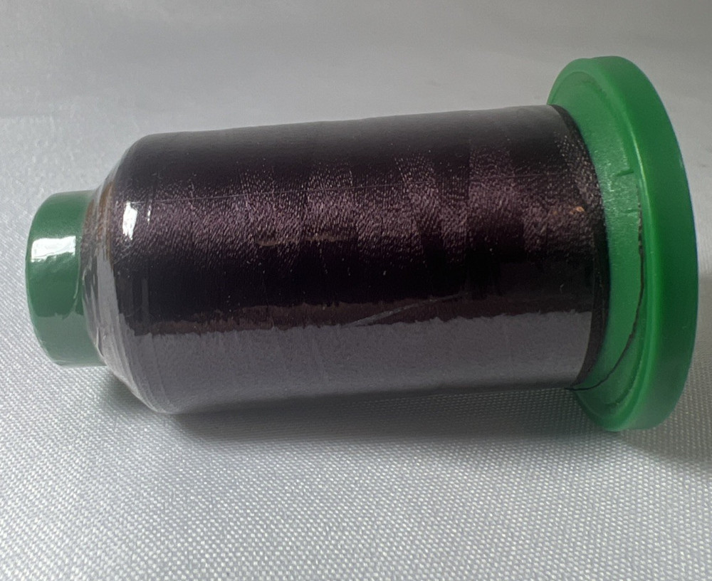 Isacord Embroidery Thread - Maroon 2336 - 1000m 40wt