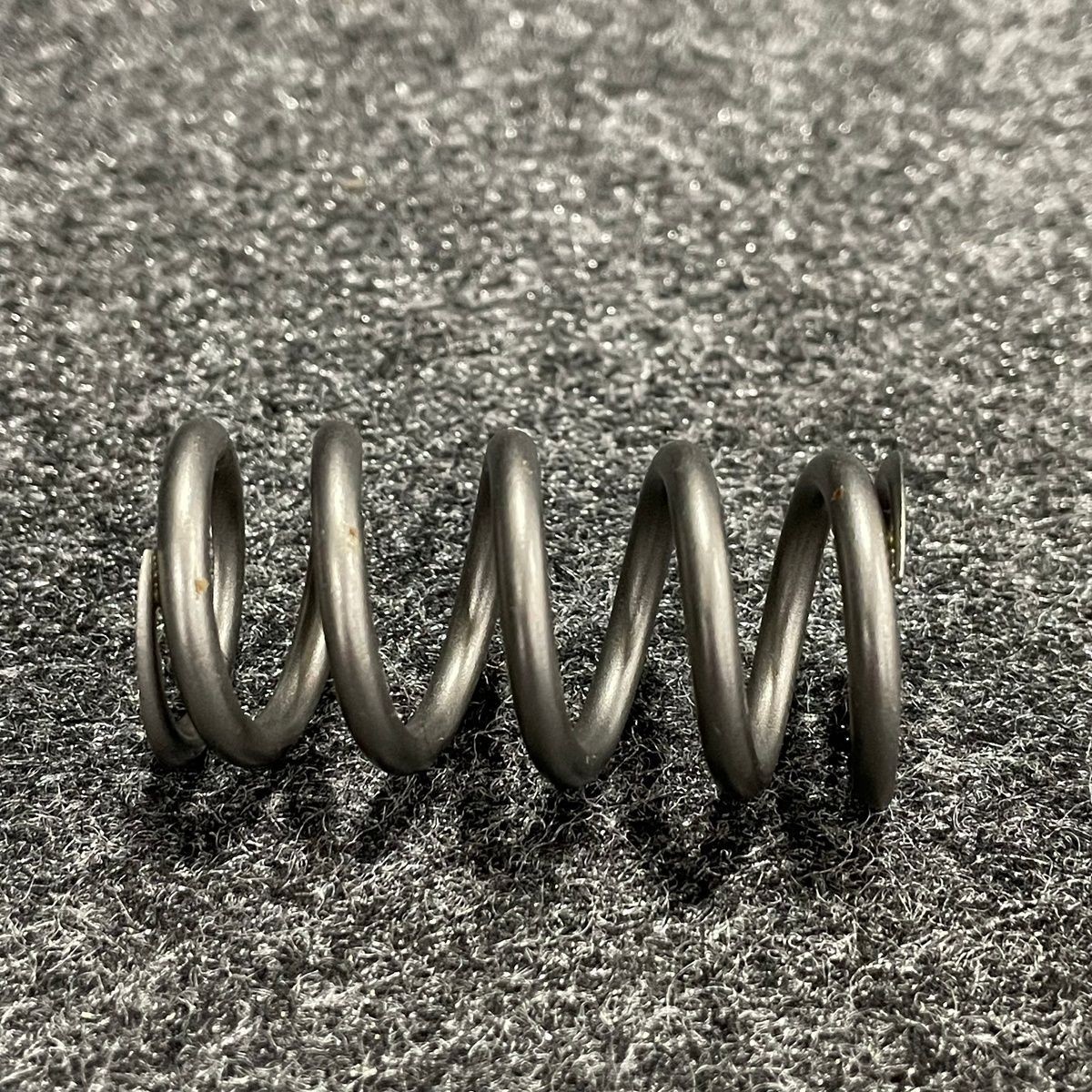 HAMILTON CAMS 07-S-003 24 Valve 103 Valve Springs For Dodge & Ram*