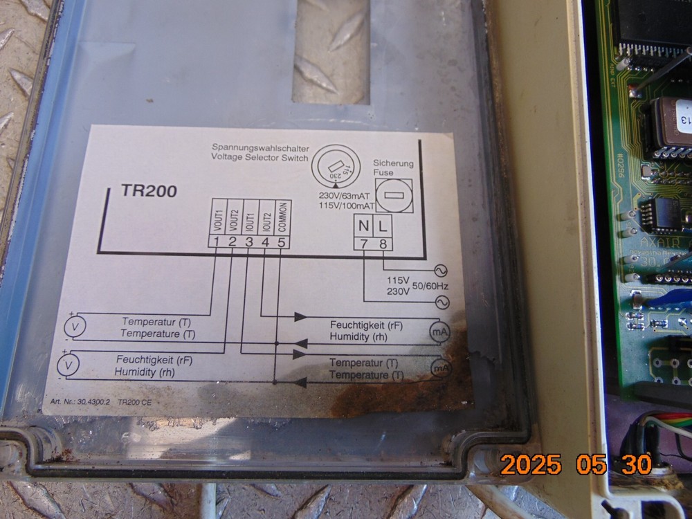 ROSEMOUNT TR-200 ANALYTICAL SENSOR TRANSMITTER missing cover screws