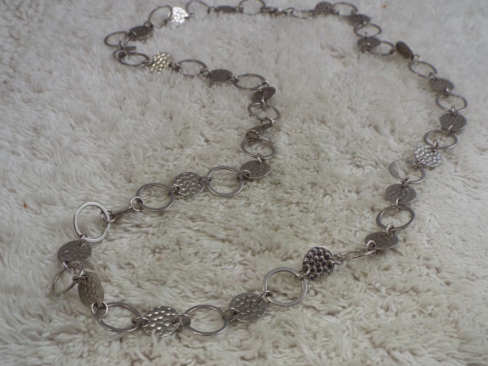 Hammered Silvertone Disk Chain Necklace (B4)