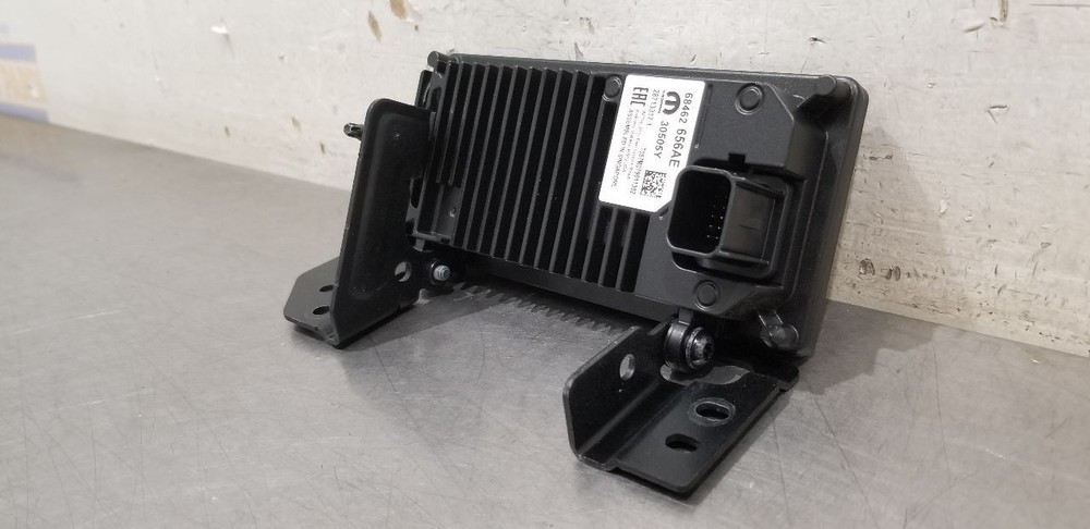 20 DODGE RAM 3500 FRONT FACING CAMERA WINDSHIELD MOUNTED 68462656AE
