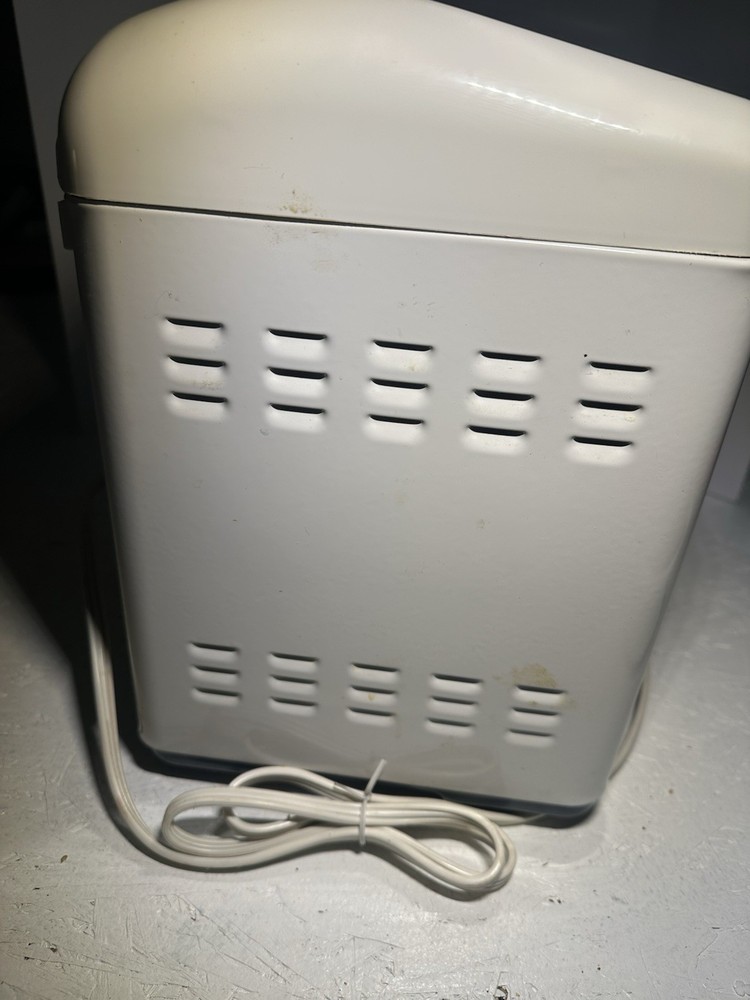 Sunbeam 5833 Bread Machine White 400W LCD Timer Crust Control ExpressBake