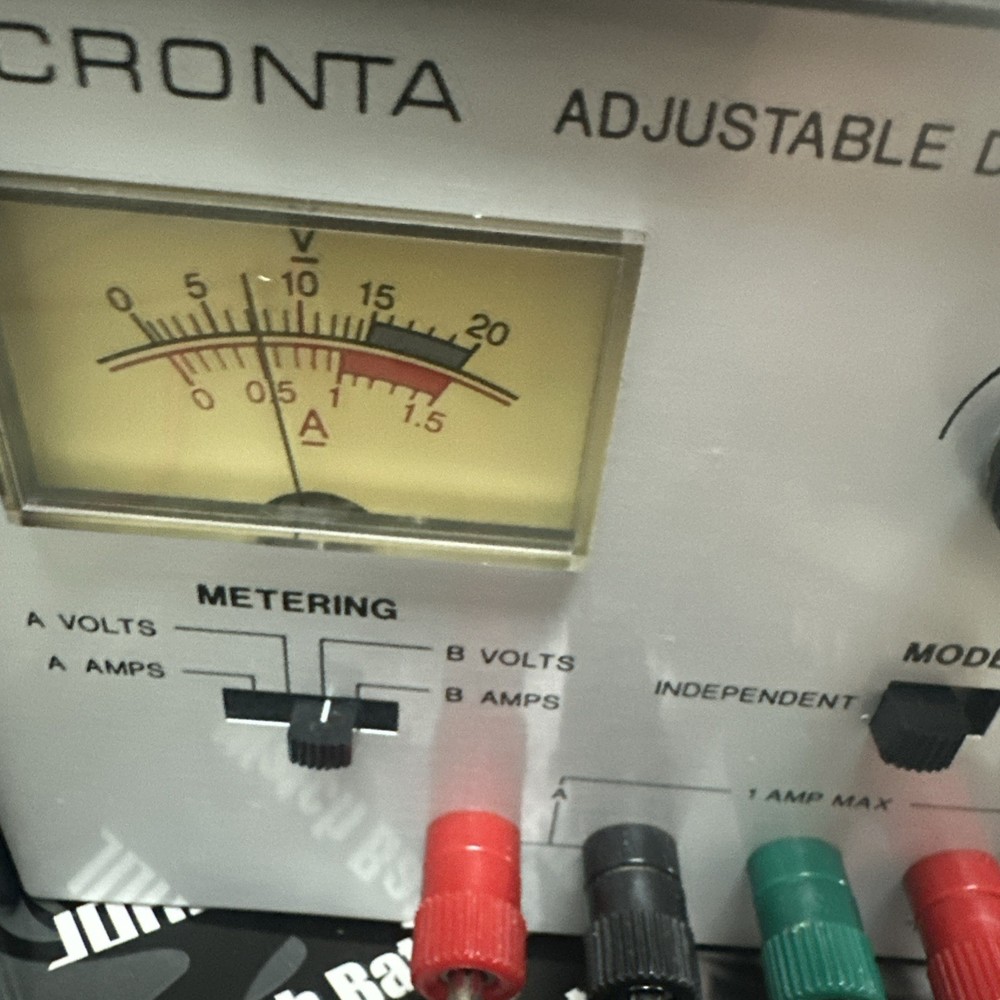 Micronta 22-121 Adjustable Dual-Tracking DC Power Supply (TESTED & WORKING)
