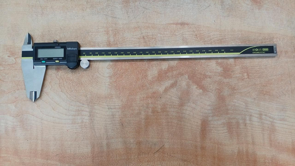 MITUTOYO CD-30AX Digital Caliper 0-300mm Absolute Encoder Japan Precision Tool