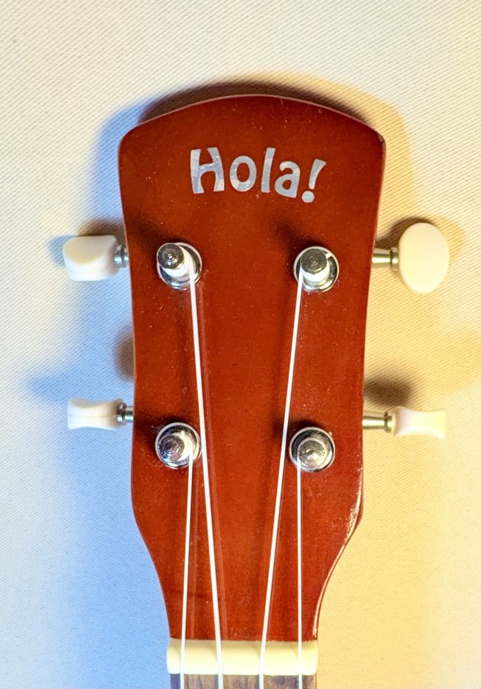 HOLA UKULELE