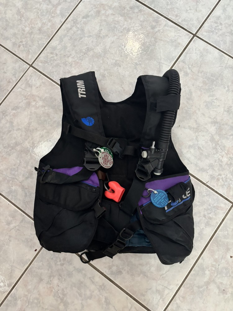 scuba diving vest