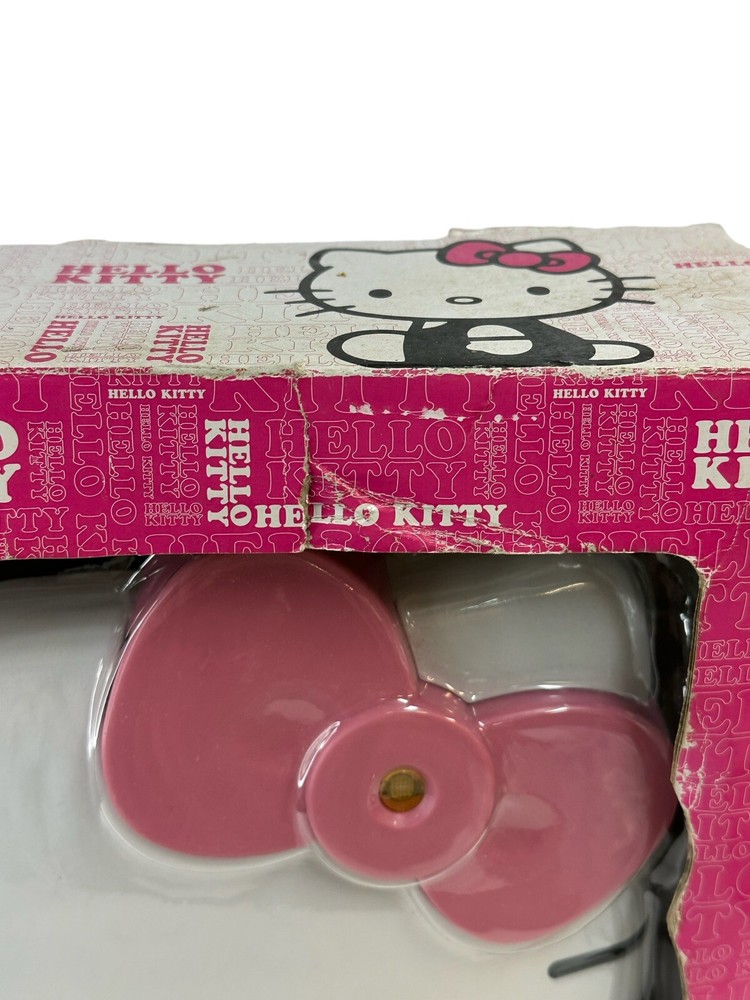 Hello Kitty Cupcake Maker EUC!!!