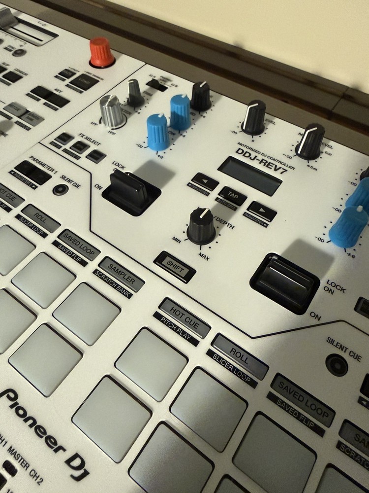 Pioneer DJ DDJ-REV7 Double Deck Controller