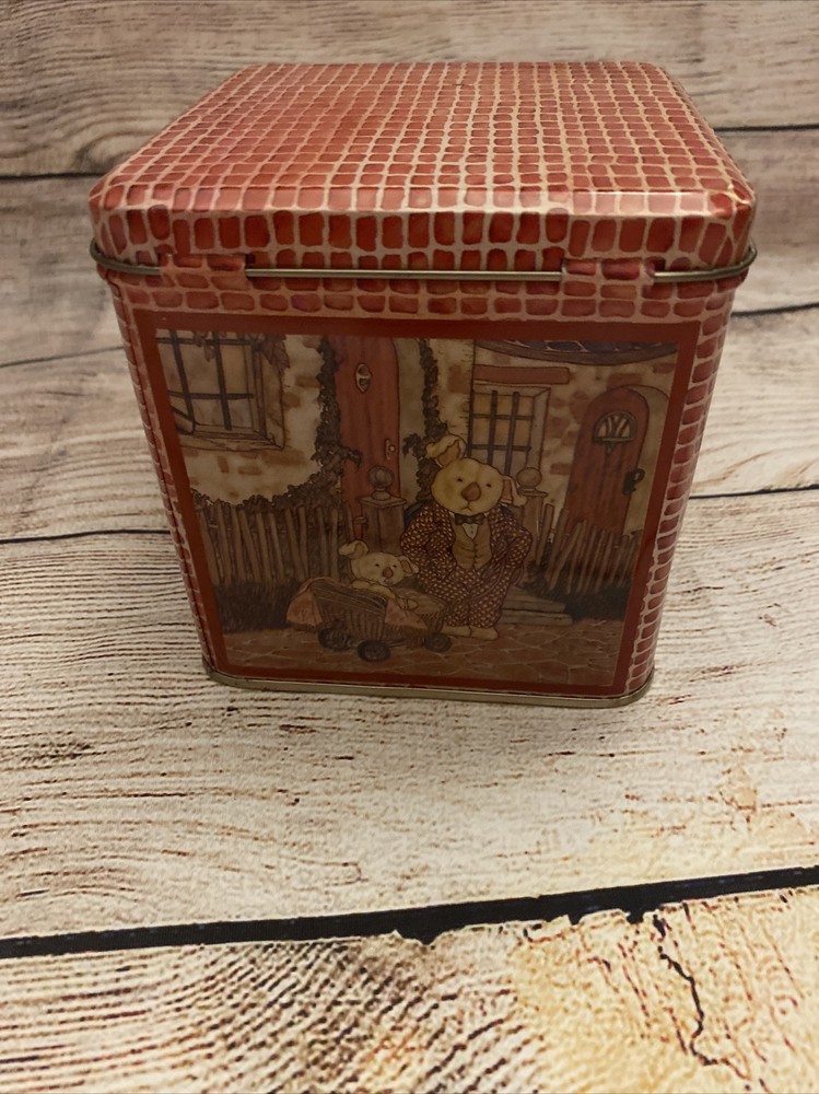 DAHER LTD GIFTWARE TIN RED BRICK RECTANGULAR TEDDY BEAR PIGS 1984