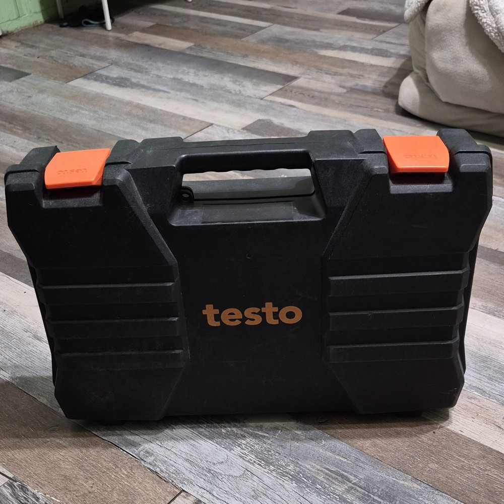 TESTO Digital Manometer.