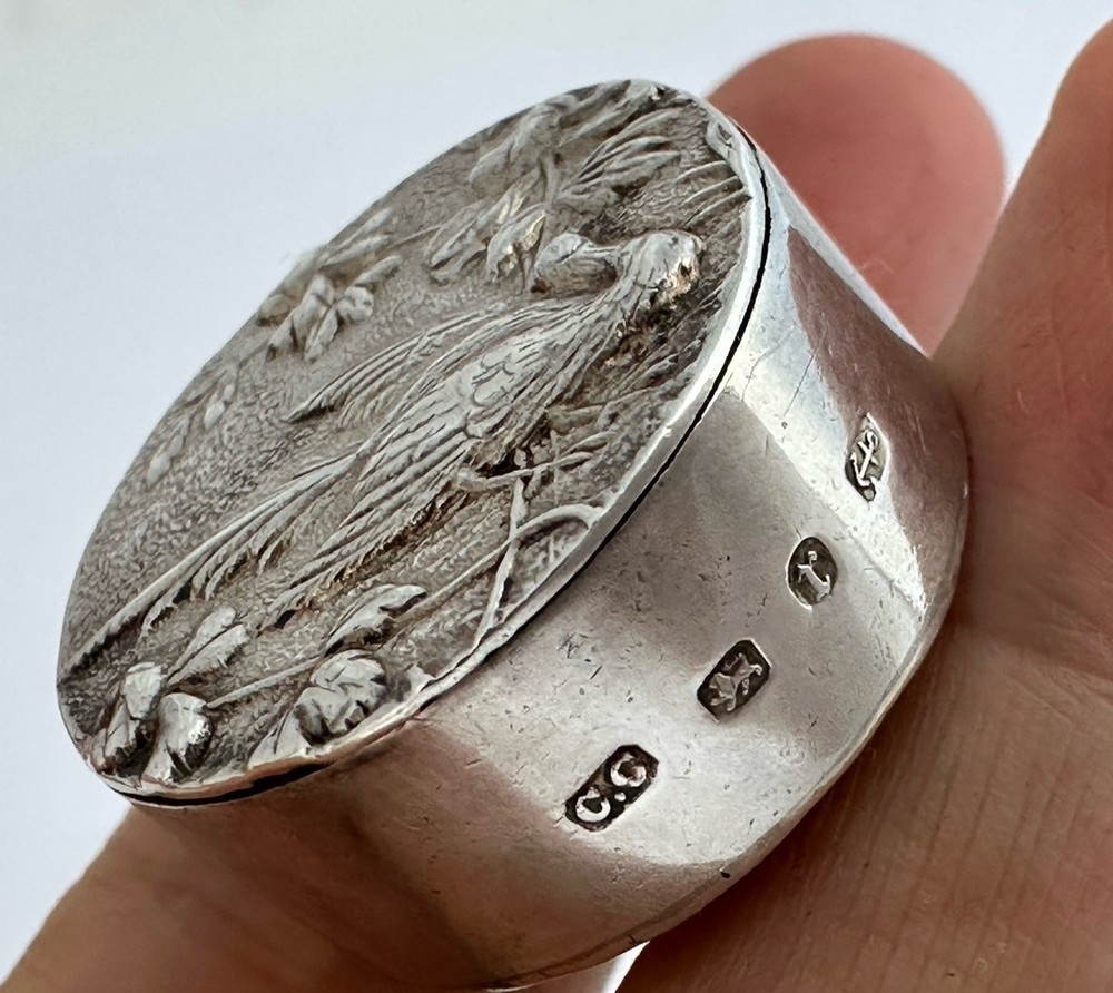 Victorian Solid Silver Pill Box c.1891