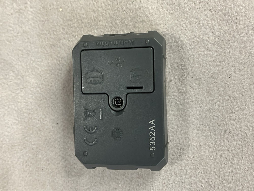 Replacement Remote controller for a HEXBUG BattleBots toy Untested.