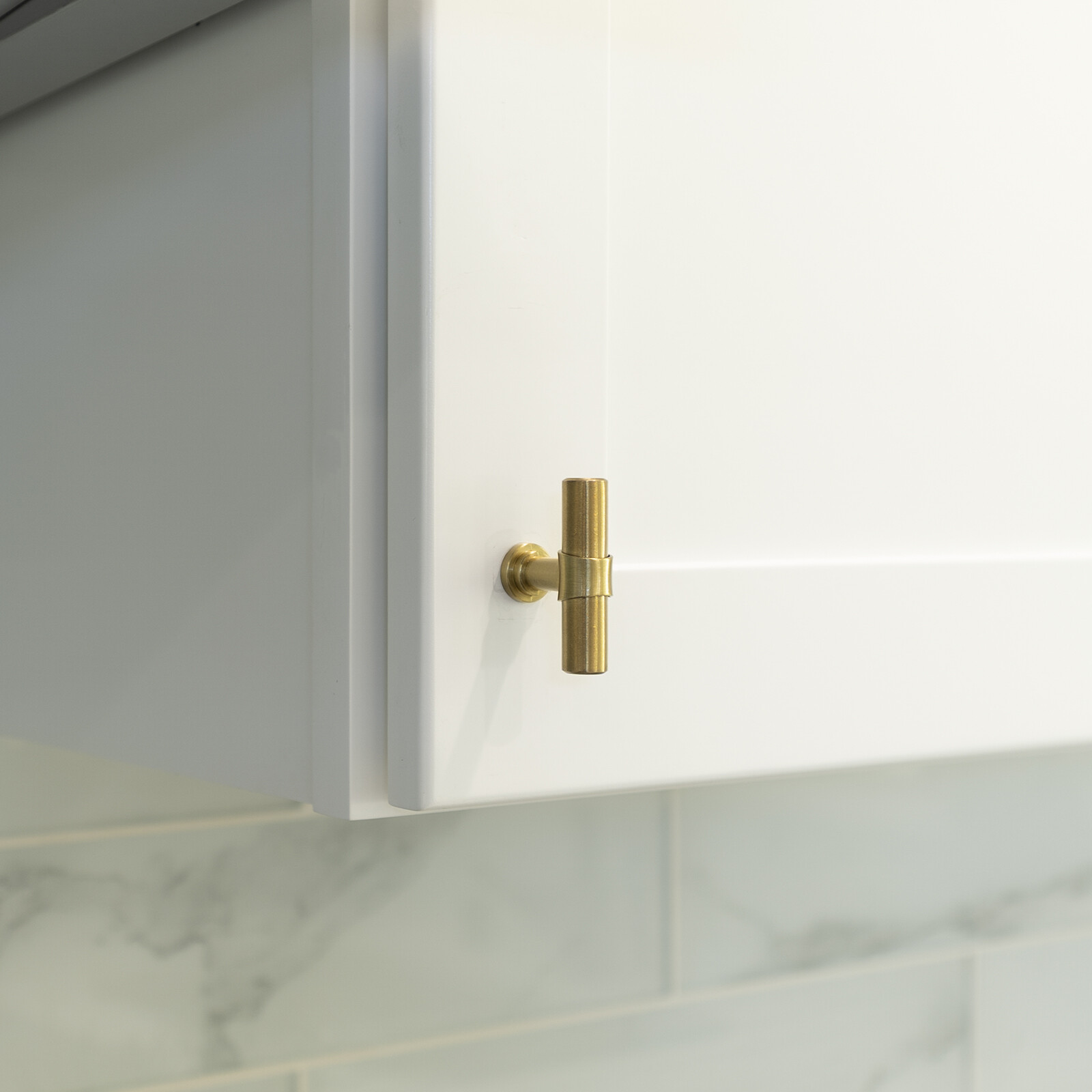 Brushed Gold Modern Kitchen Cabinet Handles Drawer Pulls Knobs Stainless Steel