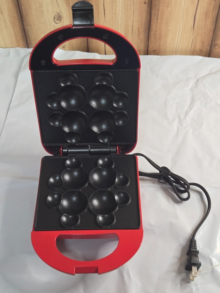 Disney DCM-8 Mickey Cake Pop Maker Mini, Red. Small break in plastic on bottom