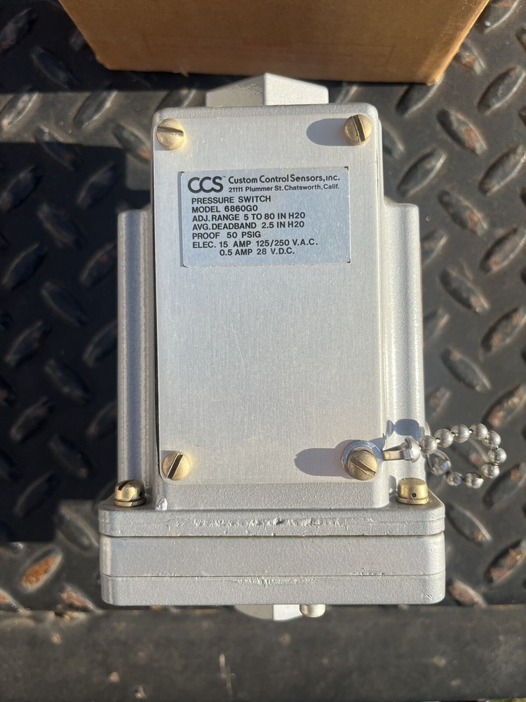 Instrument Air Switch Model 6860G0