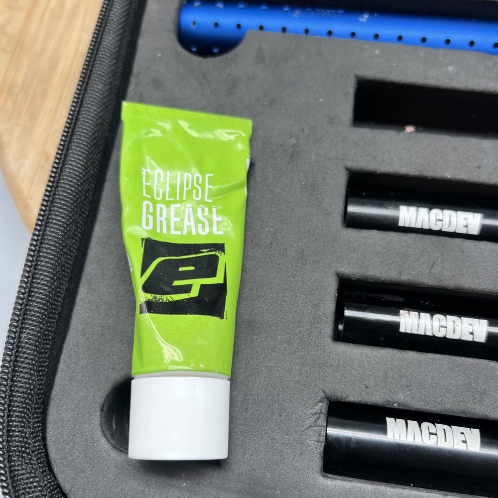 MacDev Cyborg 6 Paintball Marker CO221 Blue