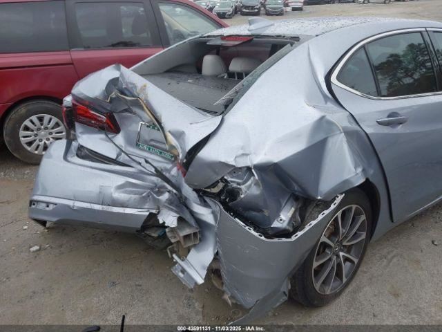 TLX 2016 Glove Box 4923639