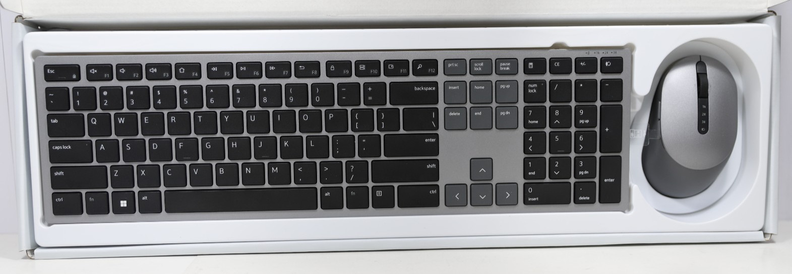 OPEN BOX- Dell Multi-Device Wireless Keyboard & Mouse KM7321W 4JPHT Bluetooth