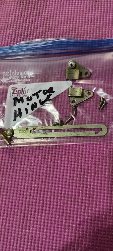 VV 110 Victor Victrola motor board hinge
