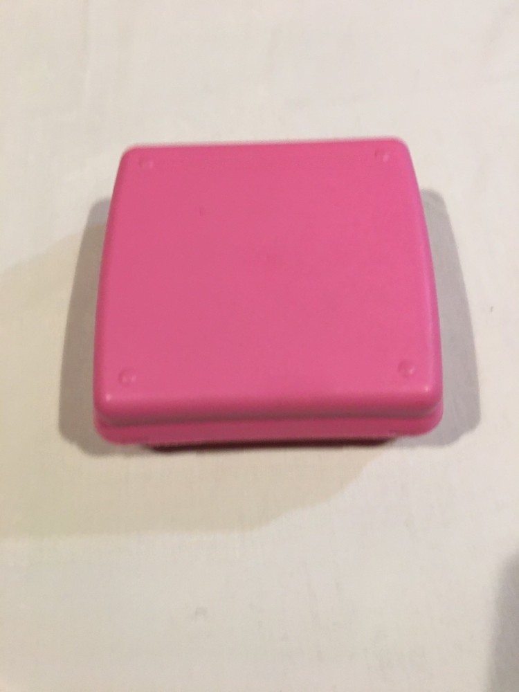 Tupperware Hello Kitty Sandwich Keeper – Pink – Retro Feel