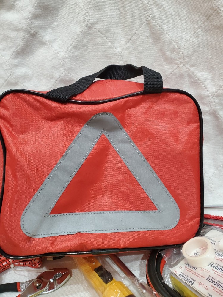 Performance Tool Deluxe Roadside Emergency Kit