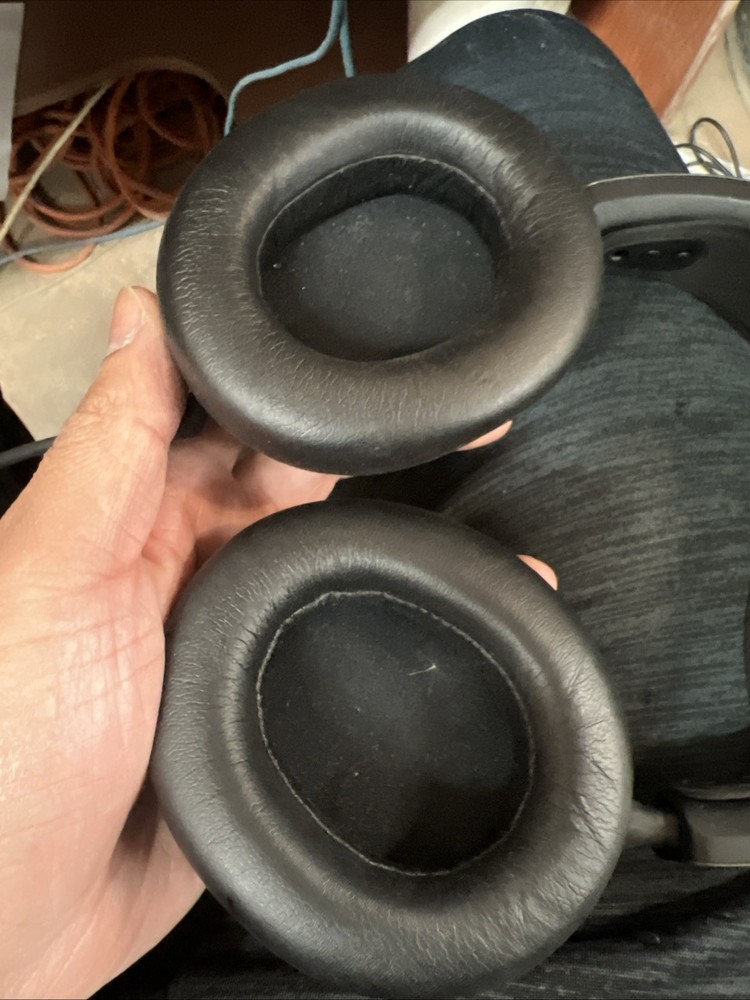 SteelSeries Wireless Headset - NO Base Station ONLY ONE SIDE WORKS