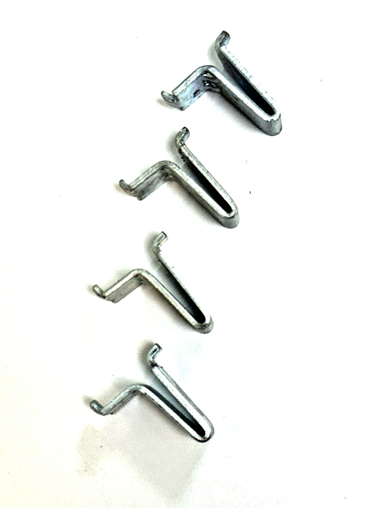 Zinc Knape & Vogt 256 Adjustable Steel Pilaster Shelf Support Clips • Pkg-4