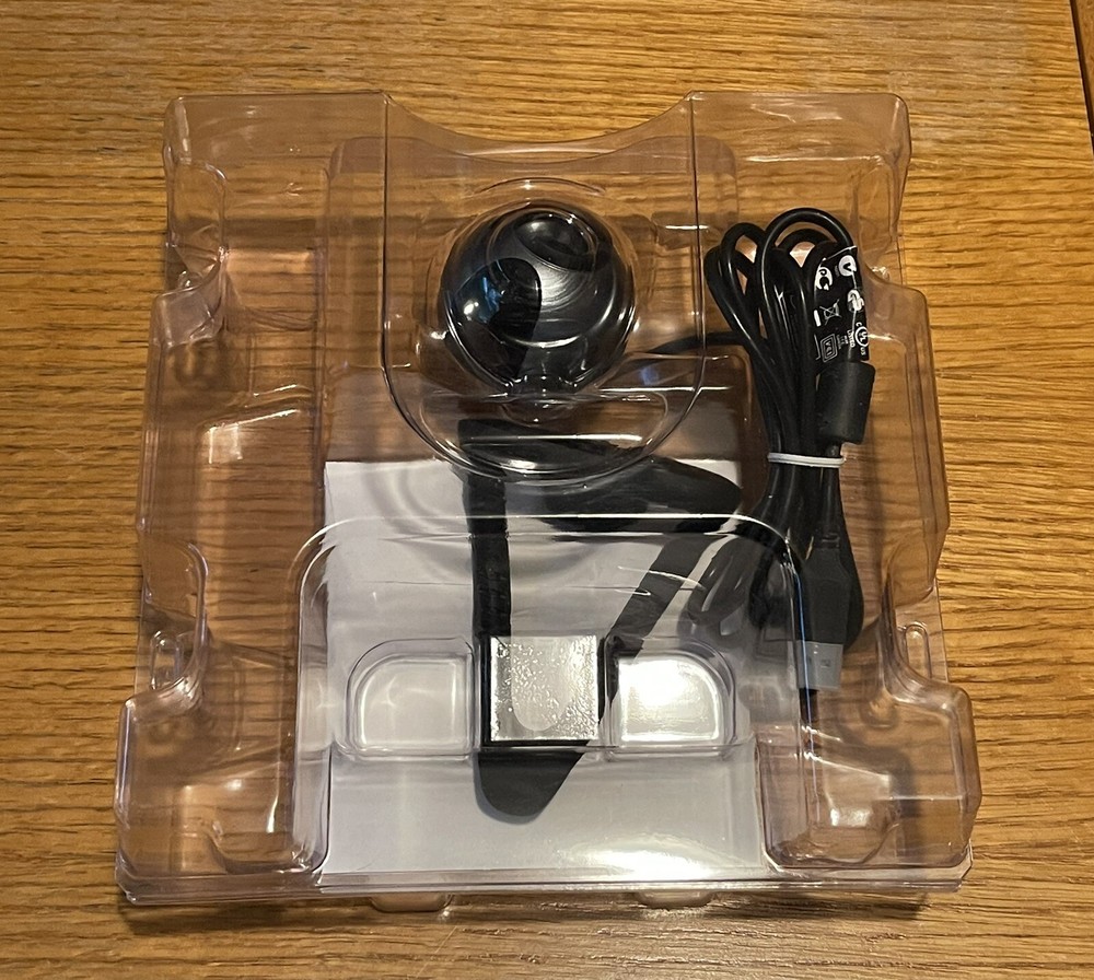 Logitech QuickCam Pro 5000 Webcam For Windows 2000 or XP IN BOX W DISC & MANUAL