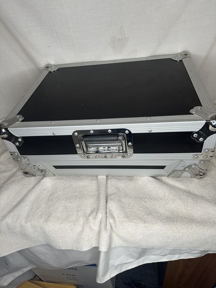 Numark Mixtrack Pro Standalone Streaming DJ Controller With Case