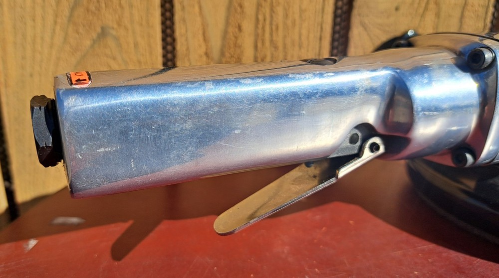 Gison GP-831LN Air 7" Angle Grinder Used