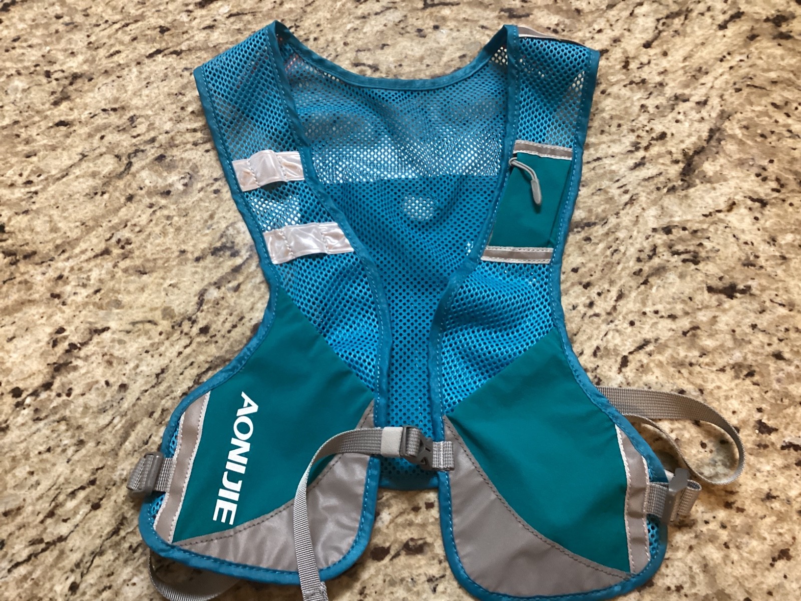 AONIJIE Running Vest Backpack Aqua Blue Trail Marathon Hydration Pack E884-022