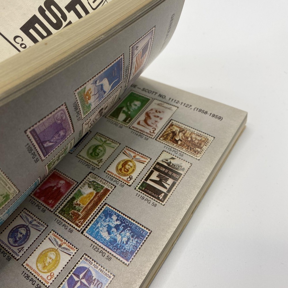 Vintage 1986 Official Blackbook Price Guide US Postage Stamps Book Reference