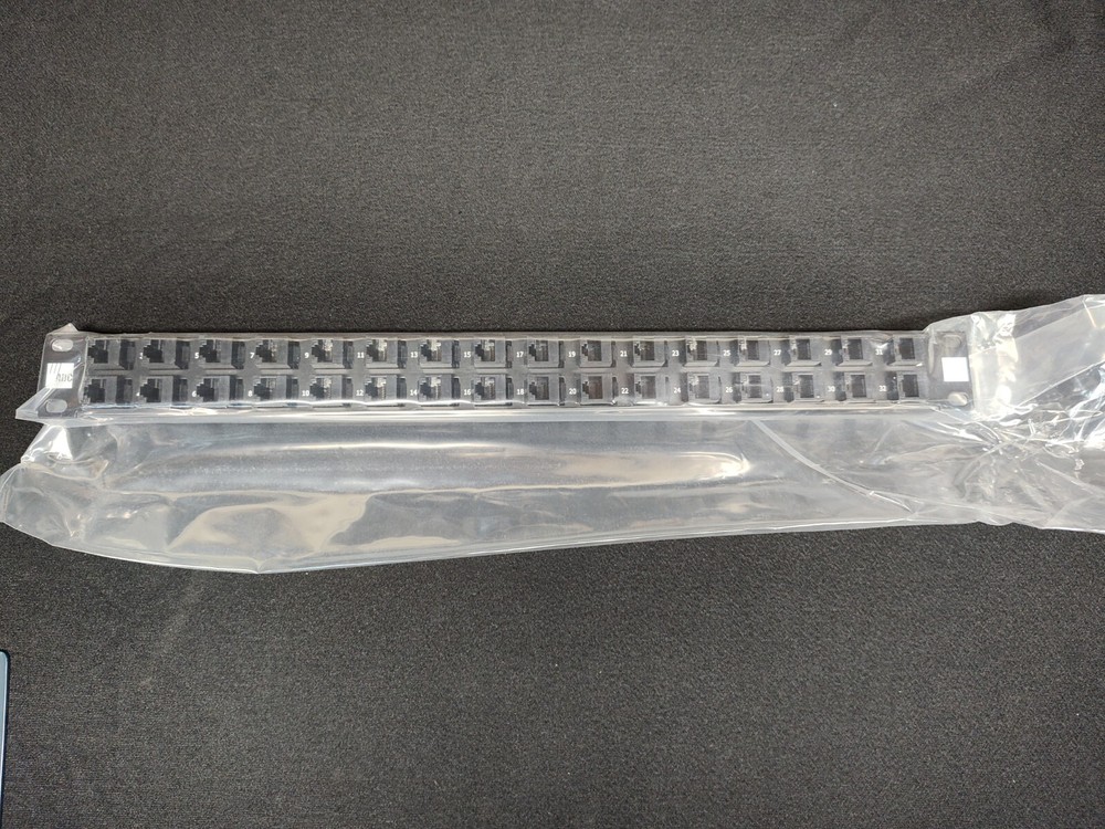 ADC ADCPP32KSRJRJ CAT5e 32-Port Patch Panel (1206274)