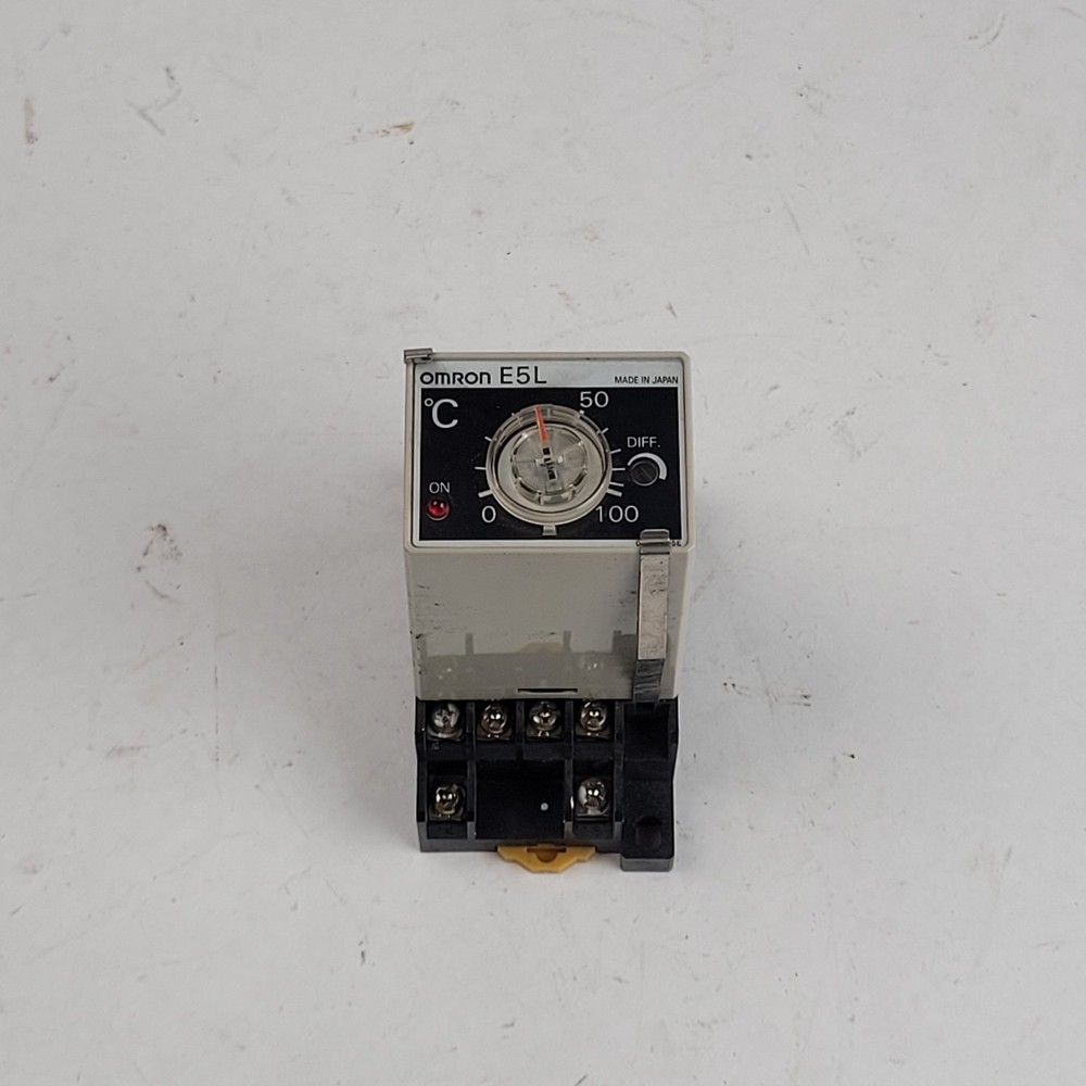 Omron E5L-A1 Temperature Controller W/0511YT Base - USED